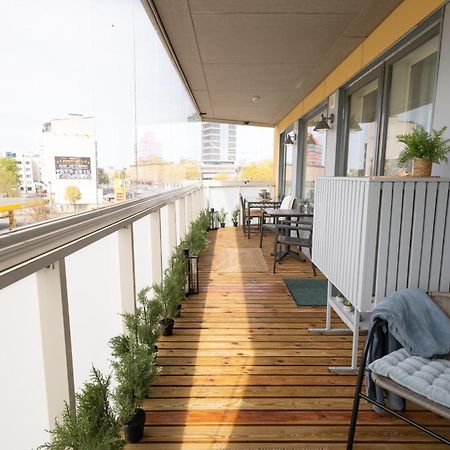 Stella'S Apartment - City Center - Free Secure Parking - Big Sun Terrace - Air Conditioning - Wifi - Tram To The Tallinn Bus Station And Old Town Exterior photo