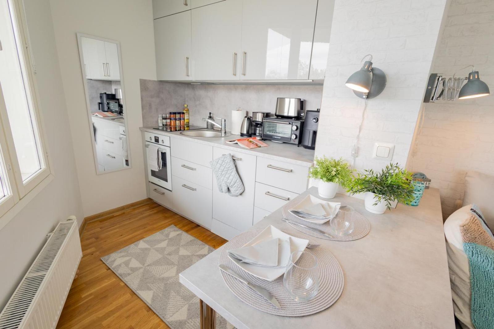 Stella'S Apartment - City Center - Free Secure Parking - Big Sun Terrace - Air Conditioning - Wifi - Tram To The Tallinn Bus Station And Old Town Exterior photo