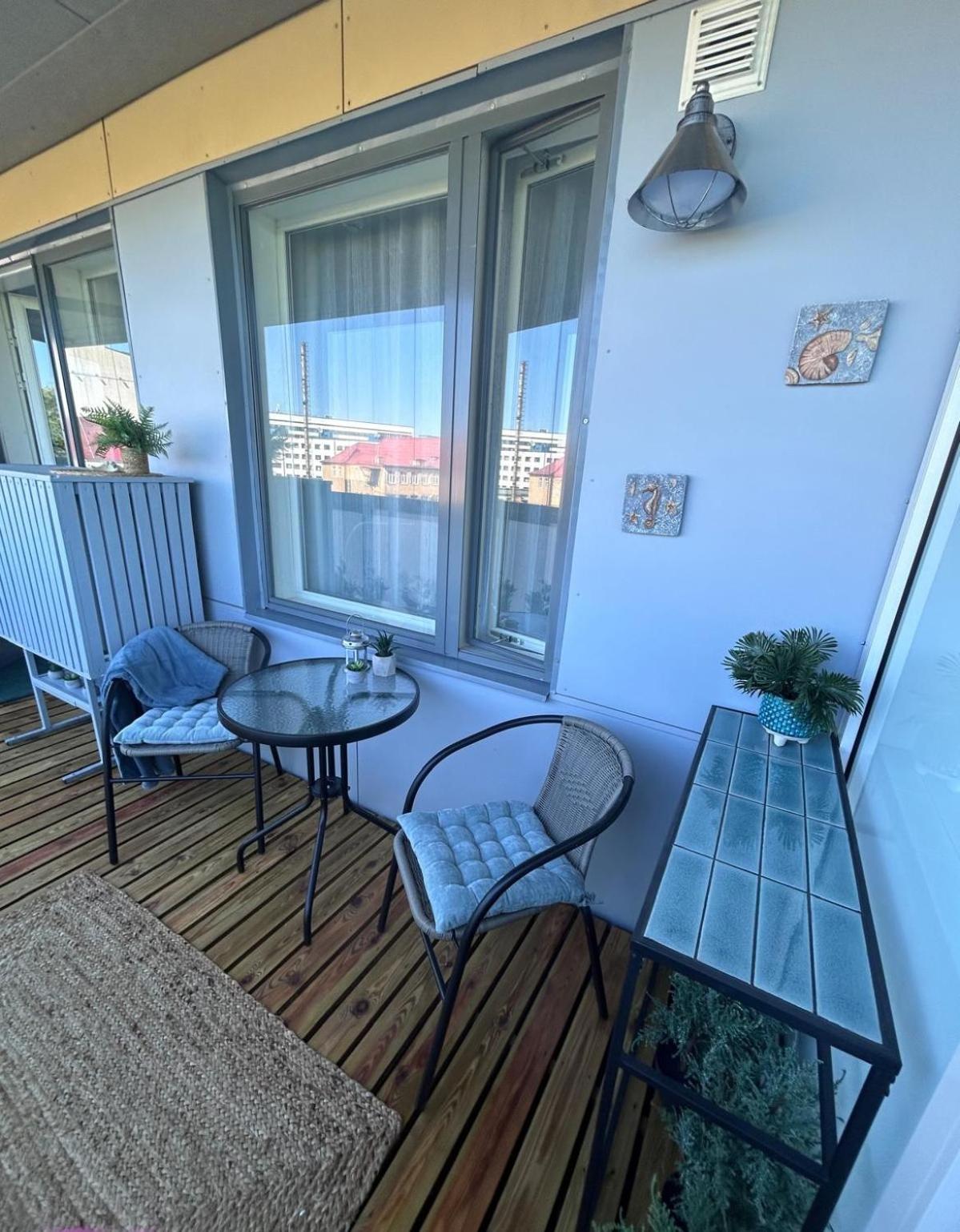 Stella'S Apartment - City Center - Free Secure Parking - Big Sun Terrace - Air Conditioning - Wifi - Tram To The Tallinn Bus Station And Old Town Exterior photo