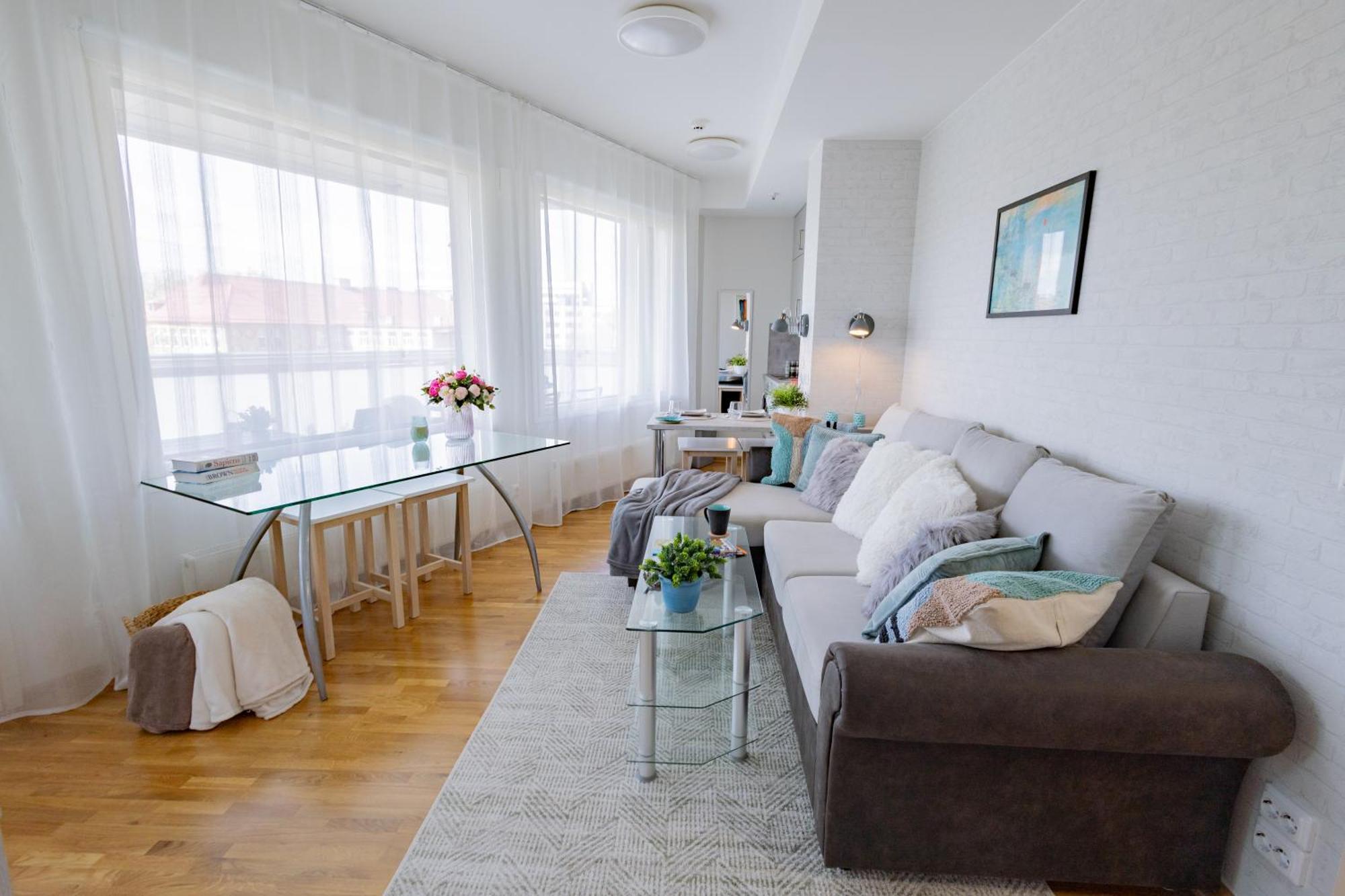 Stella'S Apartment - City Center - Free Secure Parking - Big Sun Terrace - Air Conditioning - Wifi - Tram To The Tallinn Bus Station And Old Town Exterior photo